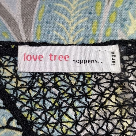 Love tree happens crochet top - Picture 3 of 4